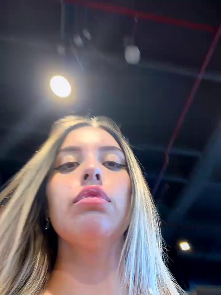 Alirawrz Stripchat recording at 2025-09-30 00:00:00