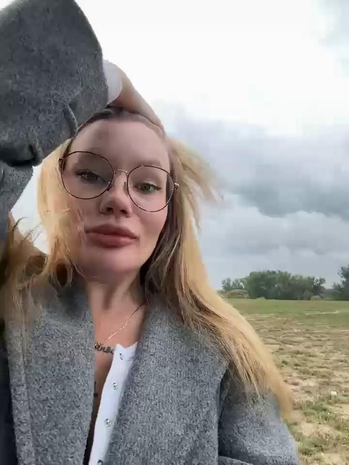 justmilaa Stripchat recording at 2025-10-01 00:00:00