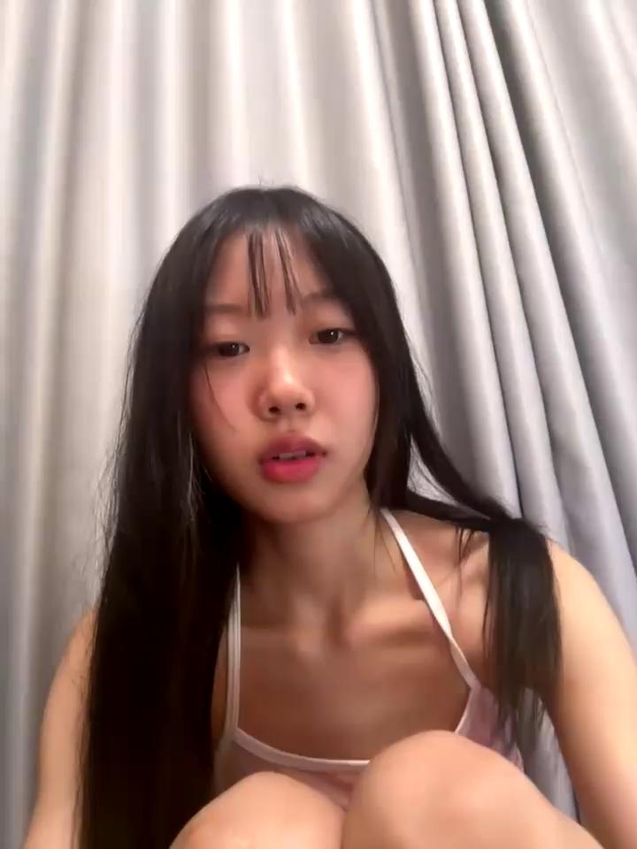 xinyu789 Stripchat recording at 2025-10-01 00:00:00