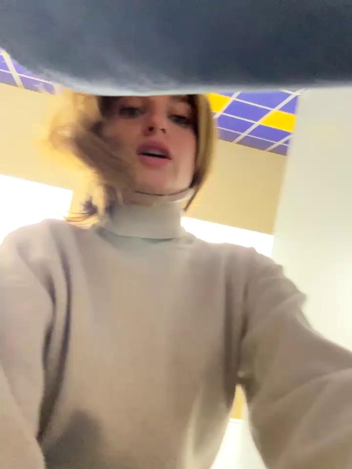 -AngelAri- Stripchat recording at 2025-10-02 00:00:00