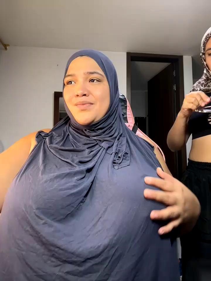 sweetmuslim01 Stripchat recording at 2025-10-02 00:00:00