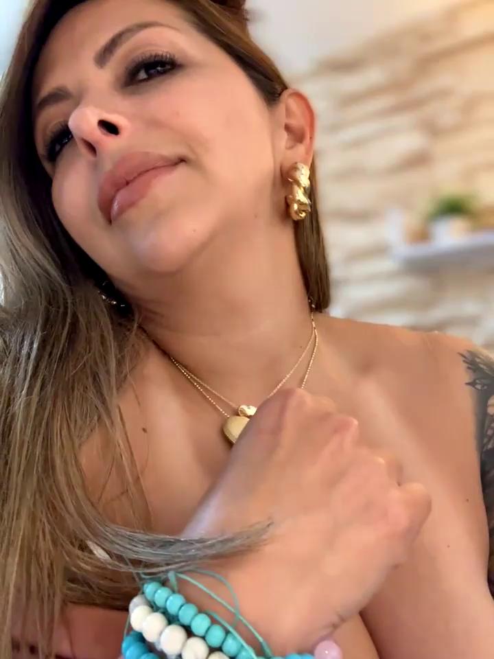 _Abril-Office1 Stripchat recording at 2025-10-03 00:00:00