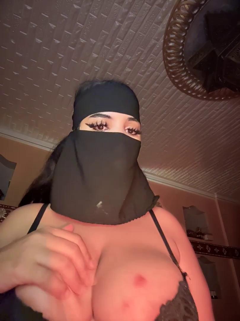 ORLA86 Stripchat recorded on 2025-10-03 00:00:00 - SheWasLive