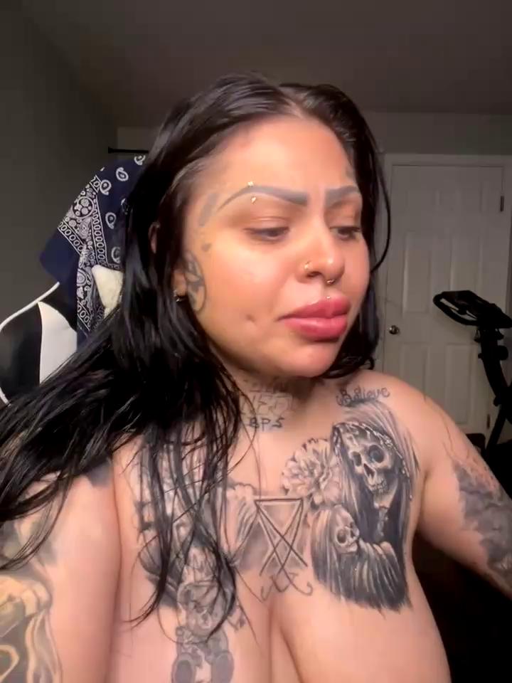 chicanachic13 Stripchat recorded on 2025-10-04 00:00:00 - SheWasLive