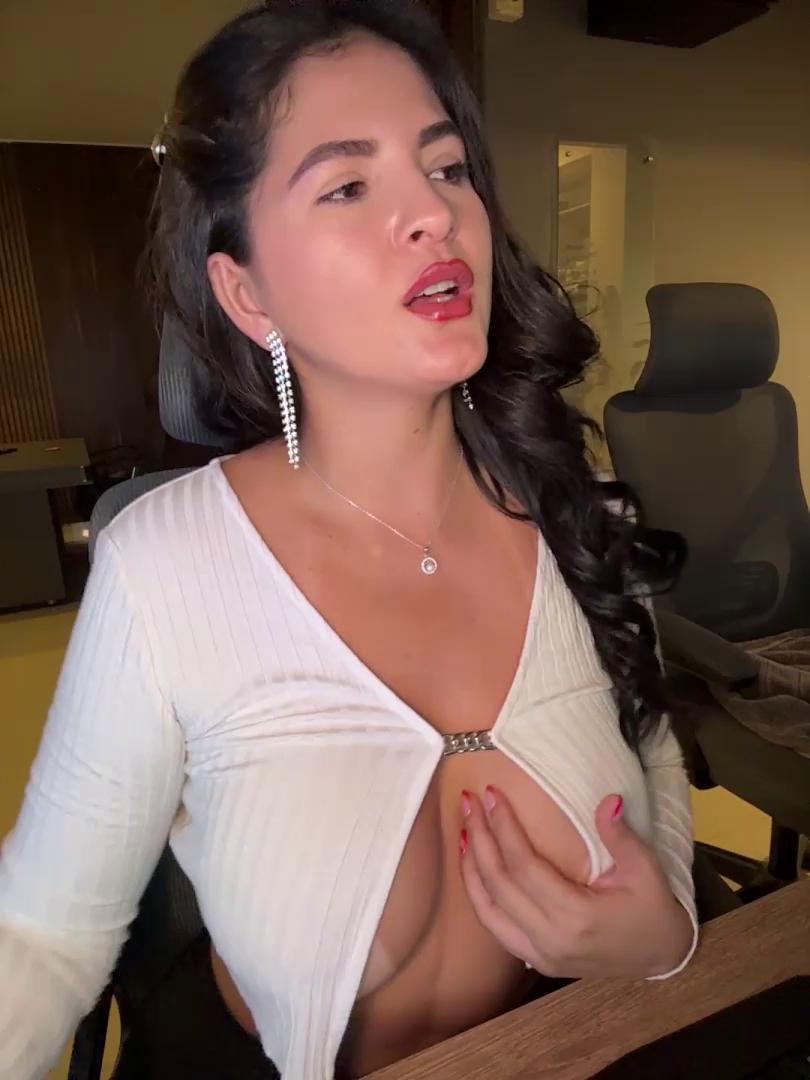 Carolina_Novoa Stripchat recording at 2025-10-04 00:00:00