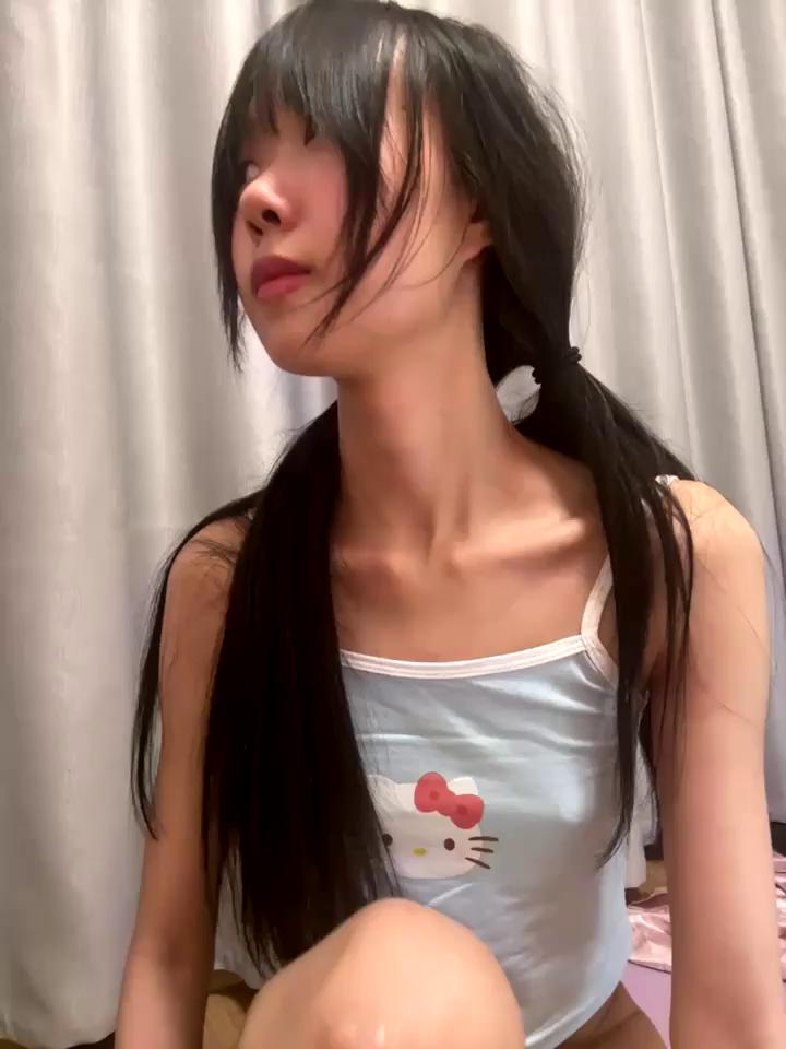 xinyu789 Stripchat recording at 2025-10-04 00:00:00