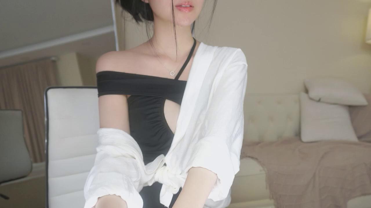 Hi_Feel_Me Stripchat recording at 2025-10-04 00:00:00