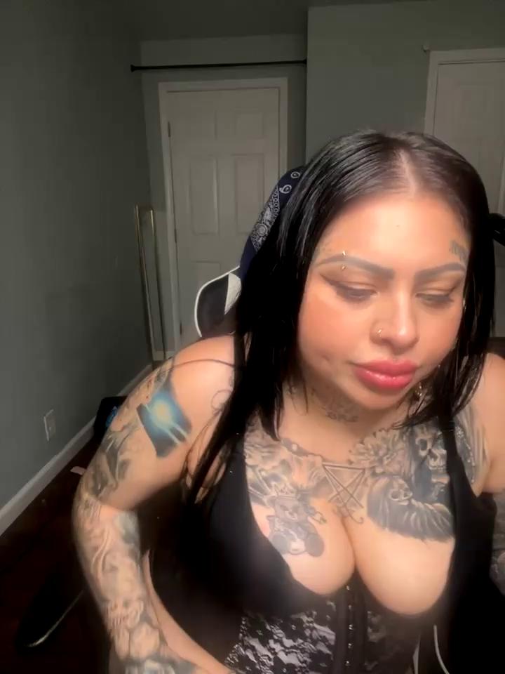 chicanachic13 Stripchat recording at 2025-10-08 00:00:00