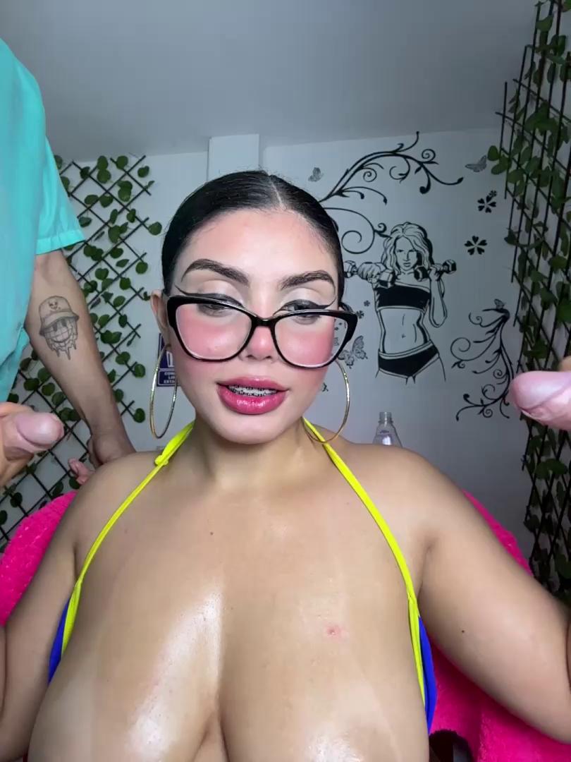 zui_lu Stripchat recording at 2025-10-09 00:00:00