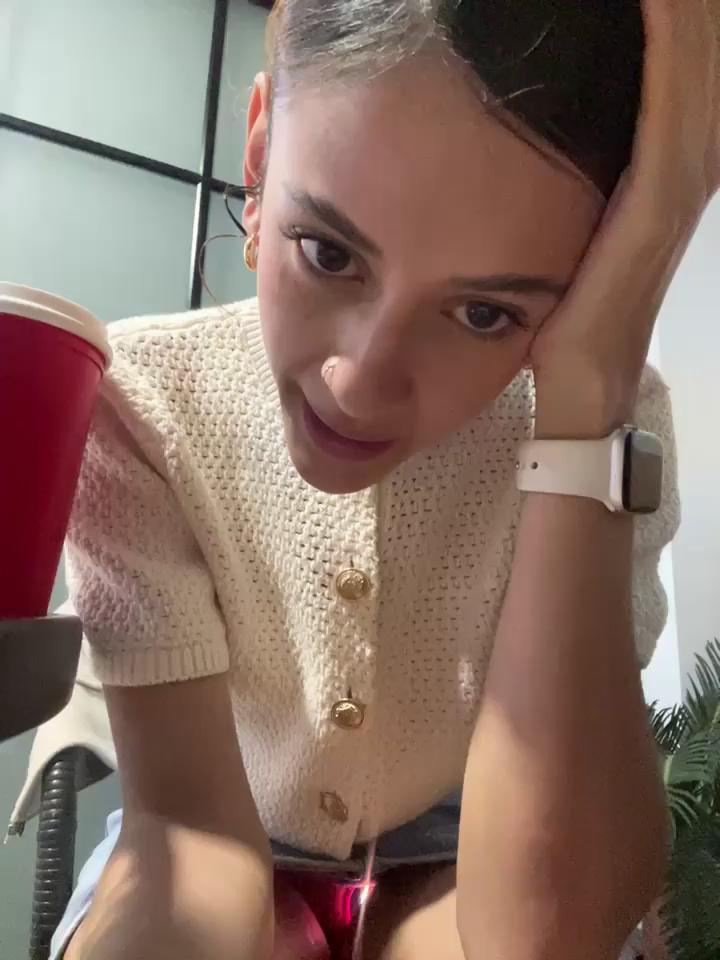 alana15 Stripchat recording at 2025-10-10 00:00:00
