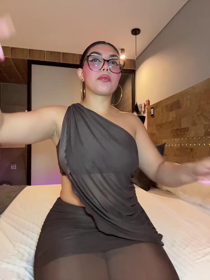 zui_lu Stripchat recording at 2025-10-10 00:00:00
