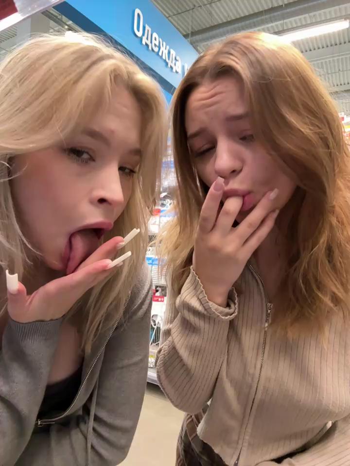 Cum_girlss Stripchat recording at 2025-10-11 00:00:00