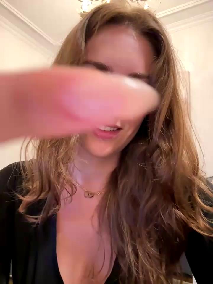MariiD Stripchat recording at 2025-10-12 00:00:00