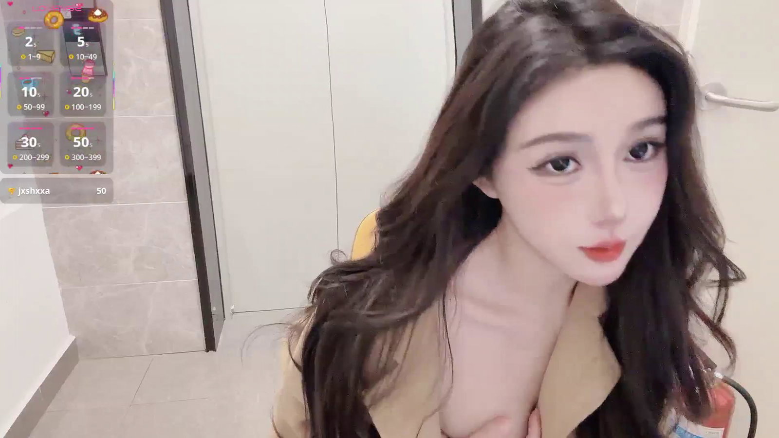 za-02605 Stripchat recording at 2025-10-12 00:00:00
