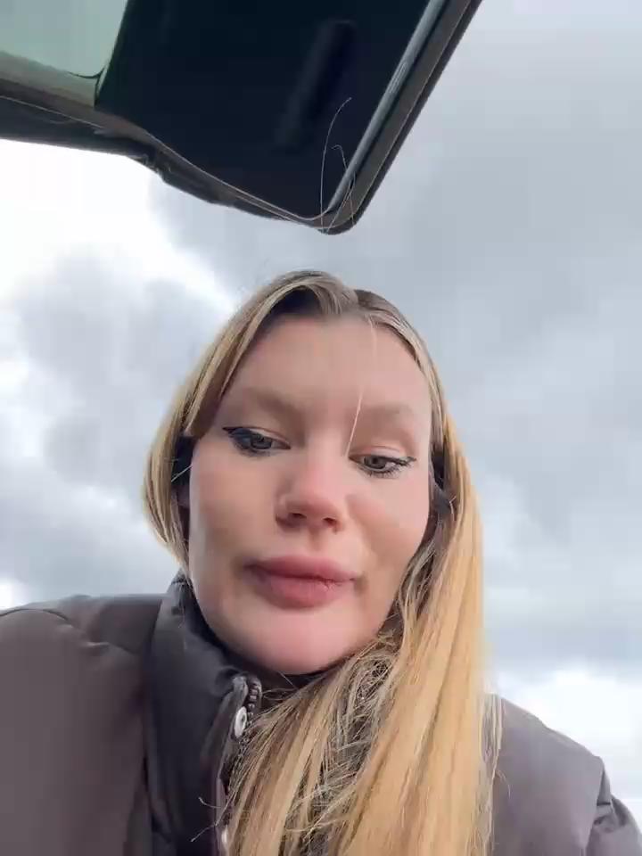 justmilaa Stripchat recording at 2025-10-12 00:00:00