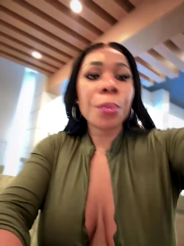 Belle___ Stripchat recording at 2025-10-12 00:00:00