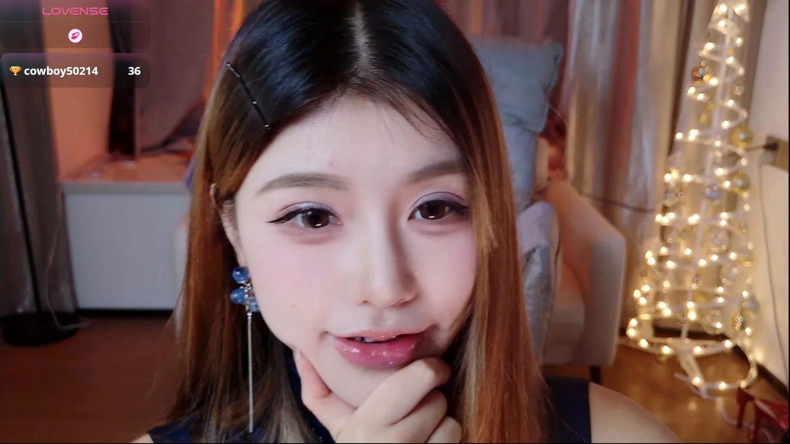 Kiki--2025 Stripchat recording at 2025-10-13 00:00:00