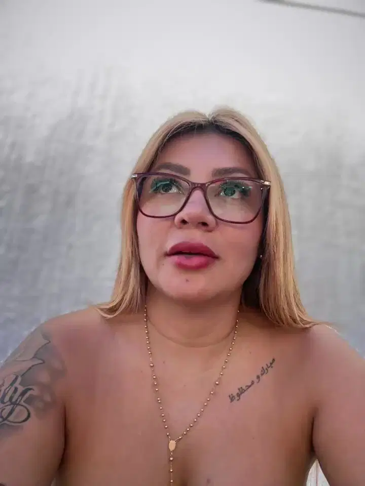 DIANITA_1988 Stripchat recording at 2025-10-14 00:00:00