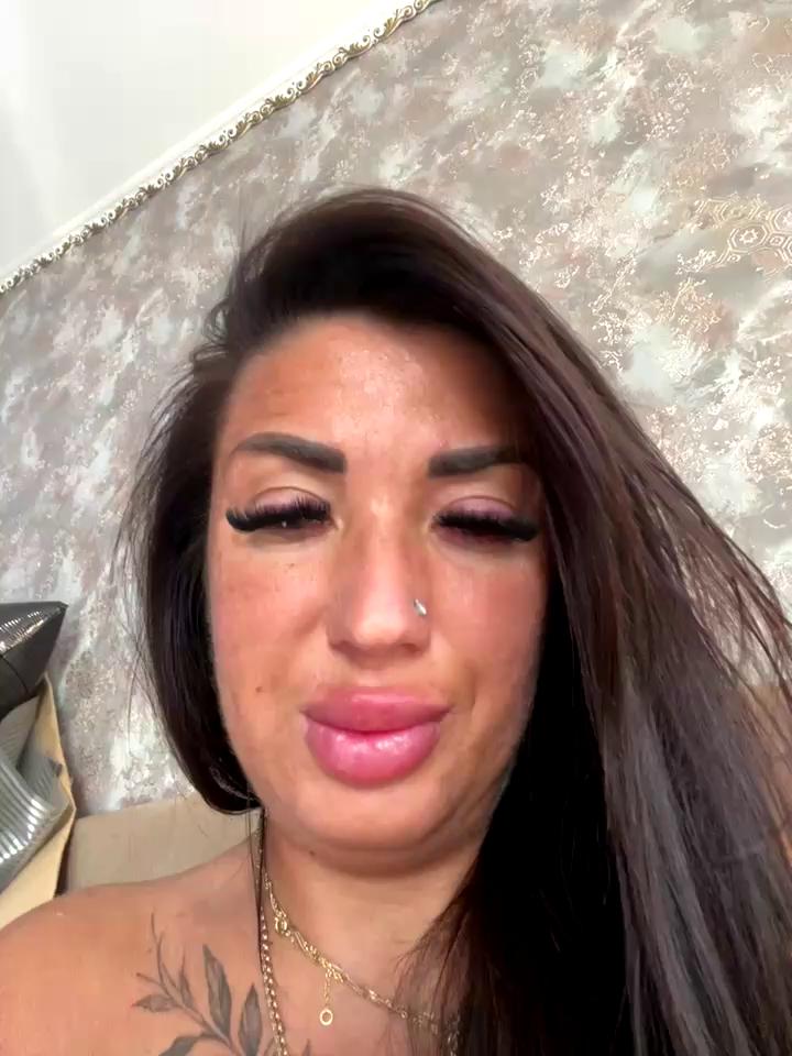 RuslanaXX Stripchat recording at 2025-10-14 00:00:00