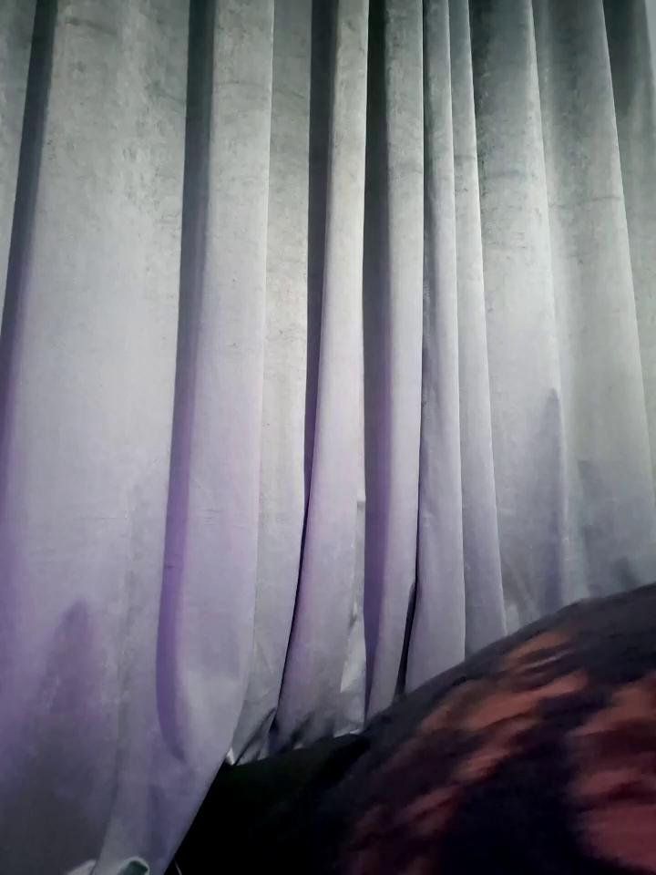 _arabica_ Stripchat recording at 2025-10-15 00:00:00
