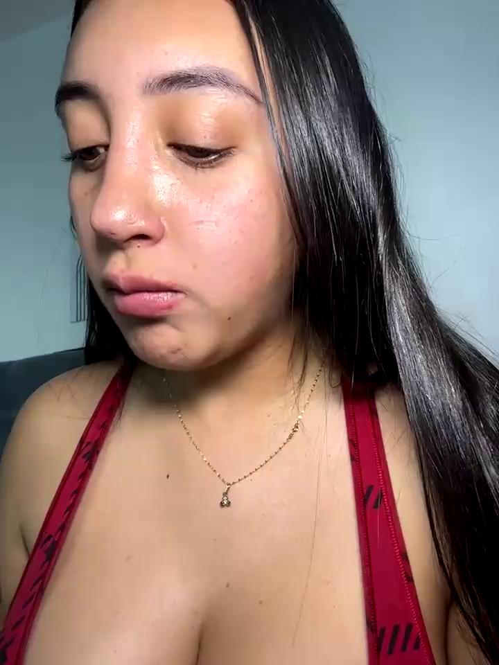 Hannahoff Stripchat recording at 2025-10-15 00:00:00