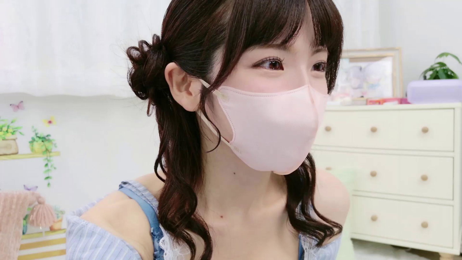 -minami- Stripchat recording at 2025-10-15 00:00:00