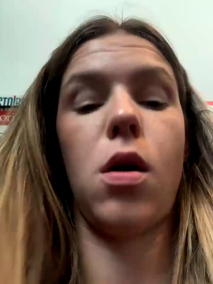 lucie_mehott Stripchat recording at 2025-10-16 00:00:00