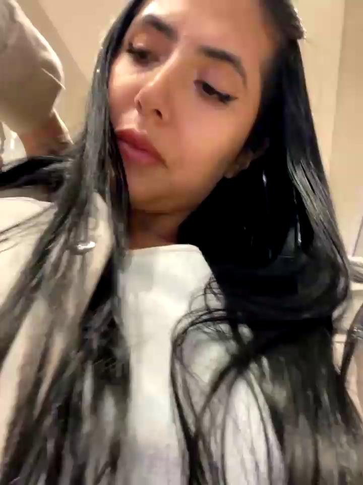 oh_nina Stripchat recording at 2025-10-17 00:00:00