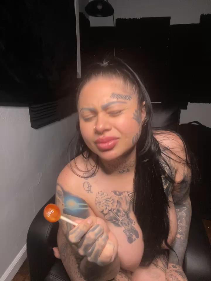chicanachic13 Stripchat recorded on 2025-10-17 00:00:00 - SheWasLive