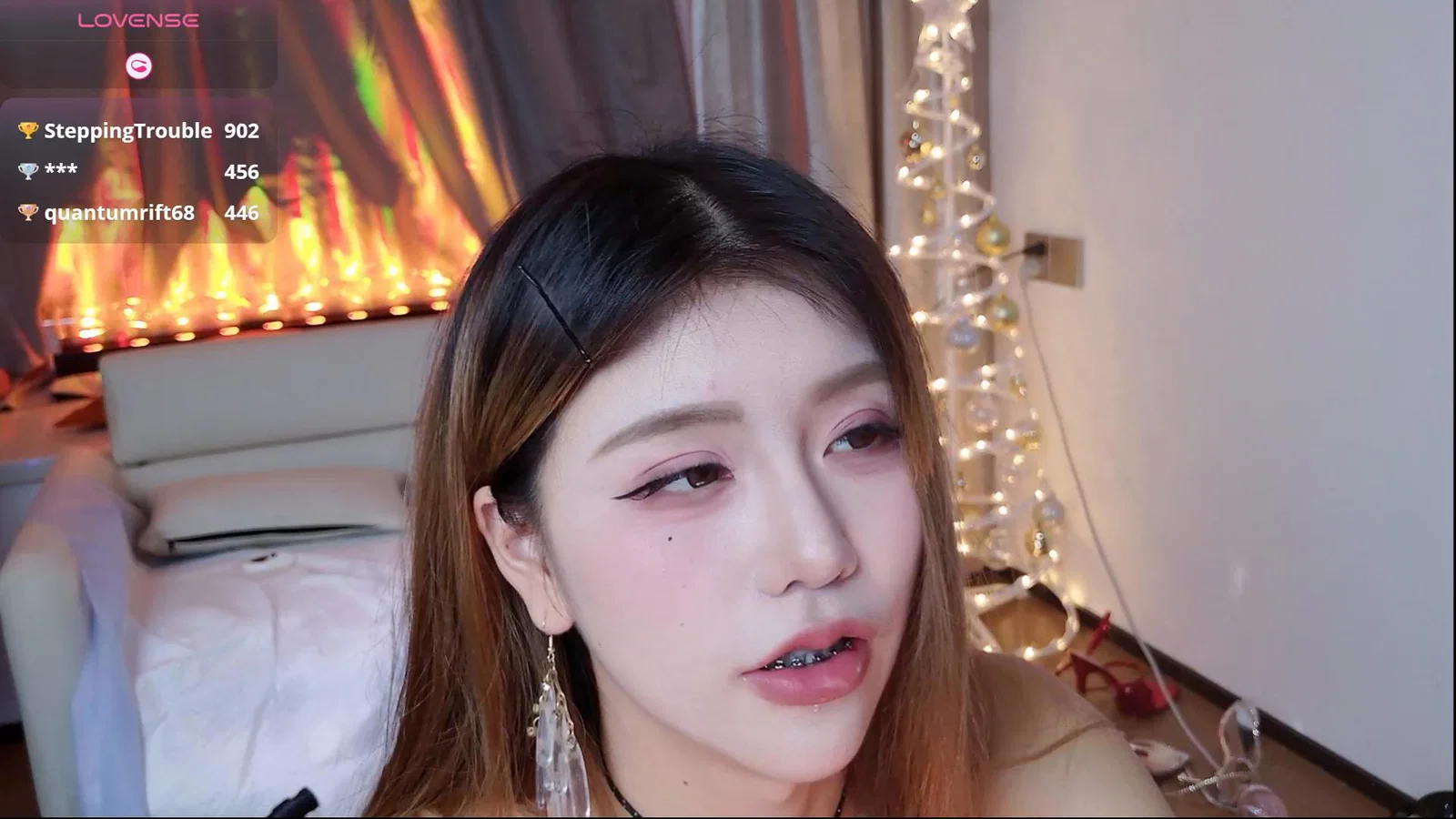 Kiki--2025 Stripchat recording at 2025-10-17 00:00:00