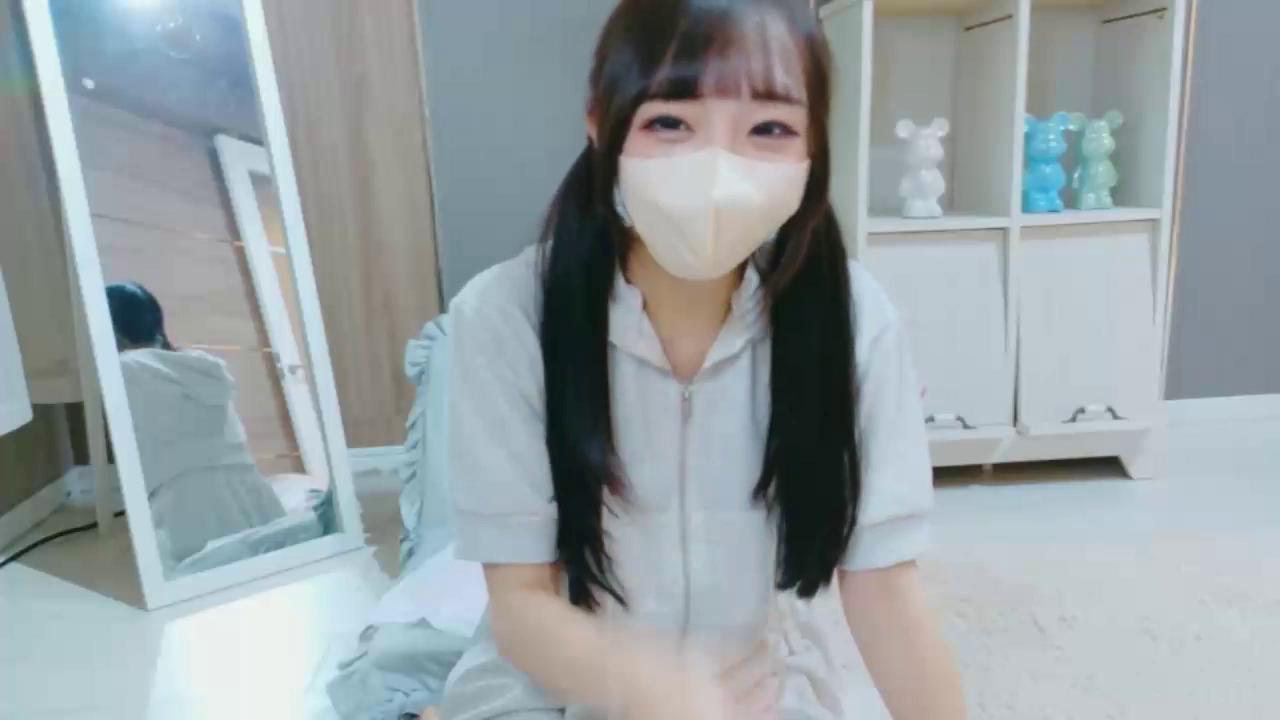 Mashiro-chan Stripchat recording at 2025-10-17 00:00:00