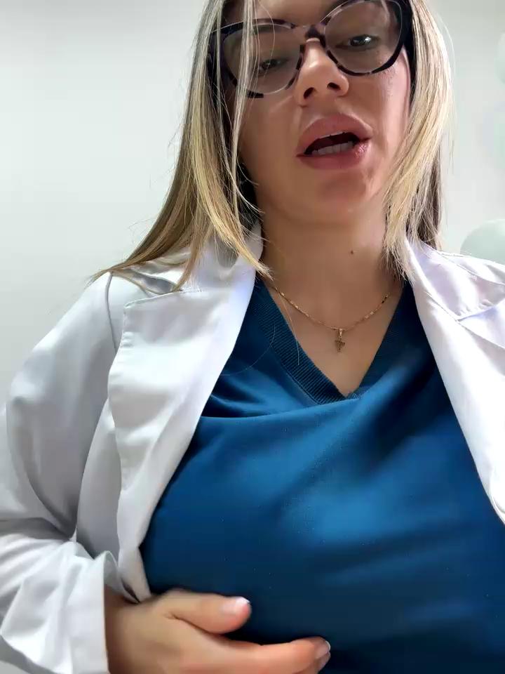 alicee16 Stripchat recording at 2025-10-18 00:00:00