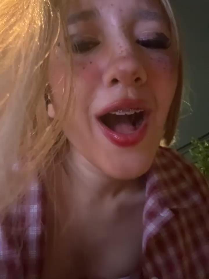 SweetBunnyGF Stripchat recording at 2025-10-18 00:00:00