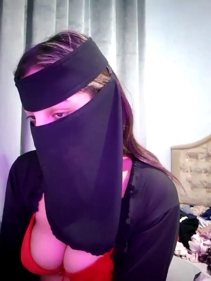_arabica_ Stripchat recording at 2025-10-18 00:00:00