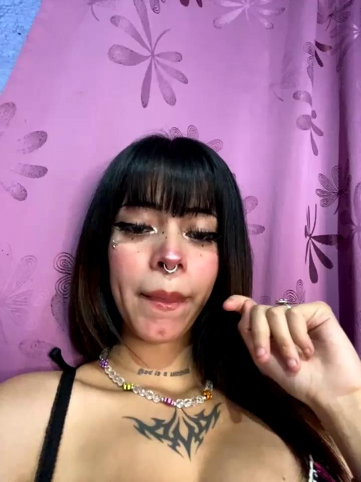 kiittyselenita Stripchat recording at 2025-10-18 00:00:00