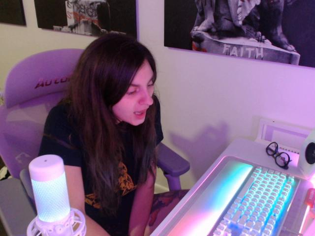 psilybaby Stripchat recording at 2025-10-18 00:00:00
