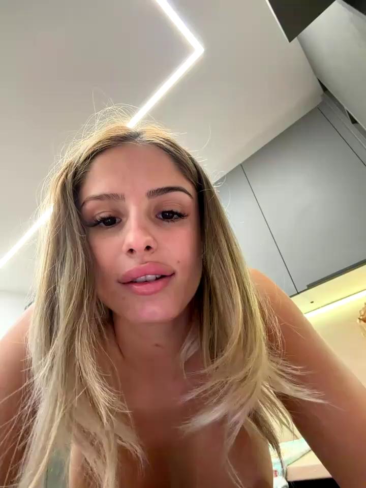 SophieVJ Stripchat recording at 2025-10-18 00:00:00