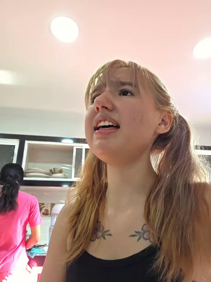 Pinkie_Princes Stripchat recording at 2025-10-20 00:00:00