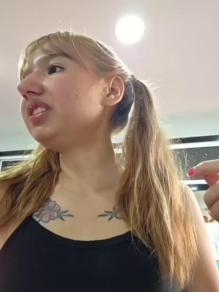 Pinkie_Princes Stripchat recording at 2025-10-20 00:00:00