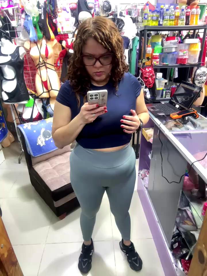 ROSALIASEXSHOP Stripchat recording at 2025-10-21 00:00:00