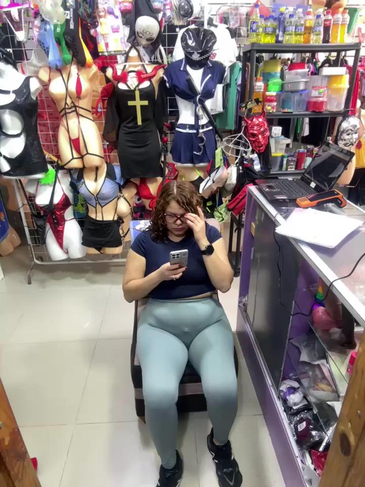 ROSALIASEXSHOP Stripchat recording at 2025-10-21 00:00:00