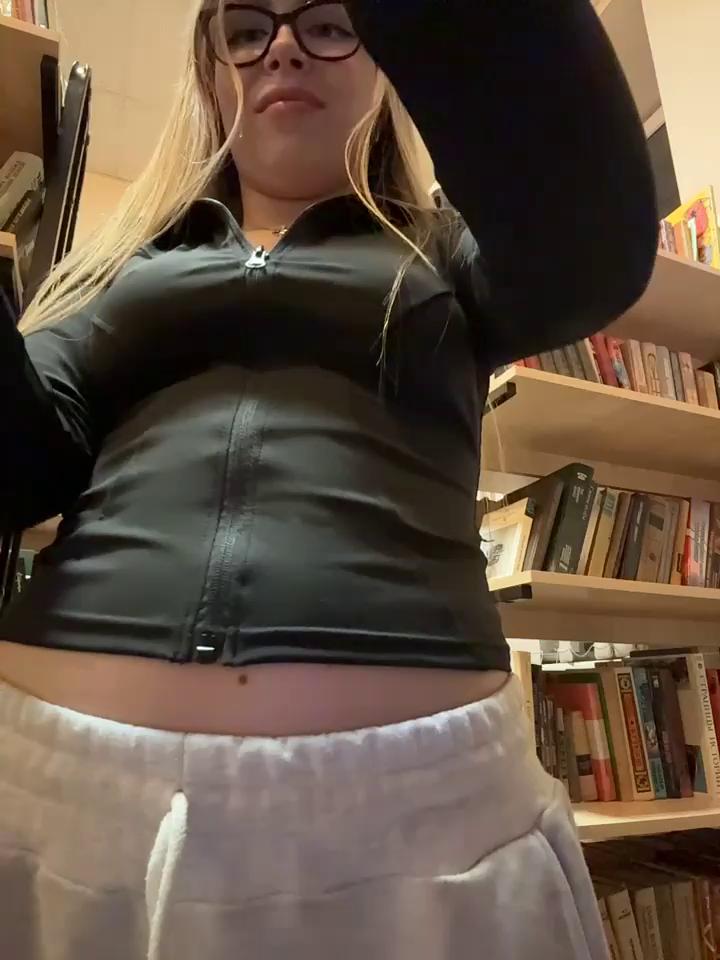 Liza_risky Stripchat recording at 2025-10-21 00:00:00