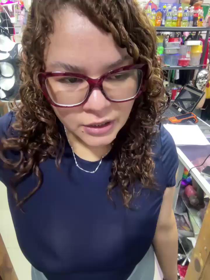 ROSALIASEXSHOP Stripchat recording at 2025-10-21 00:00:00