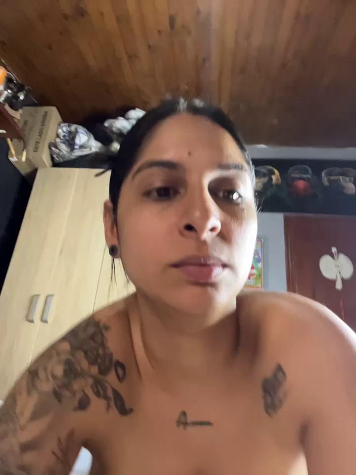 charlotte_stevenss_ Stripchat recording at 2025-10-21 00:00:00