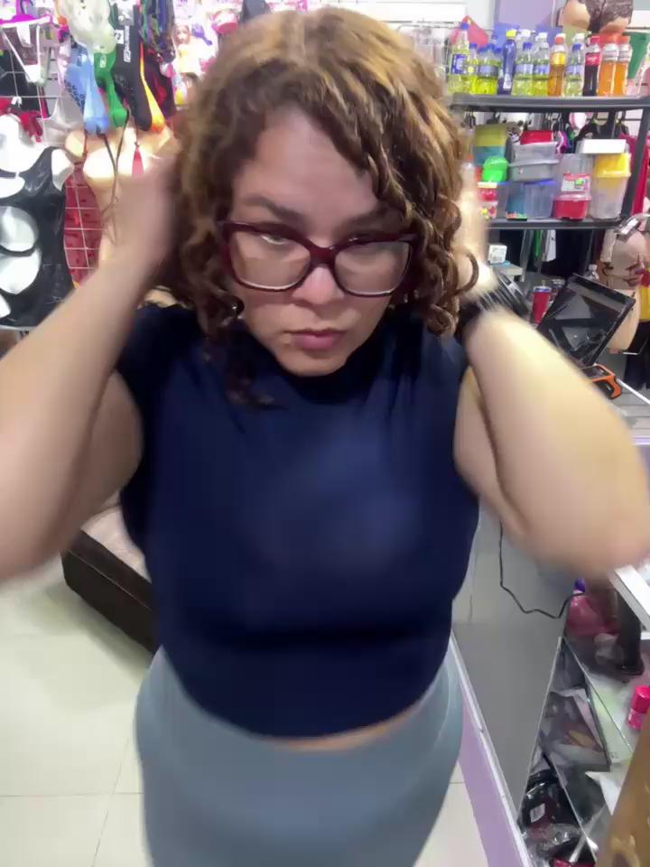 ROSALIASEXSHOP Stripchat recording at 2025-10-21 00:00:00