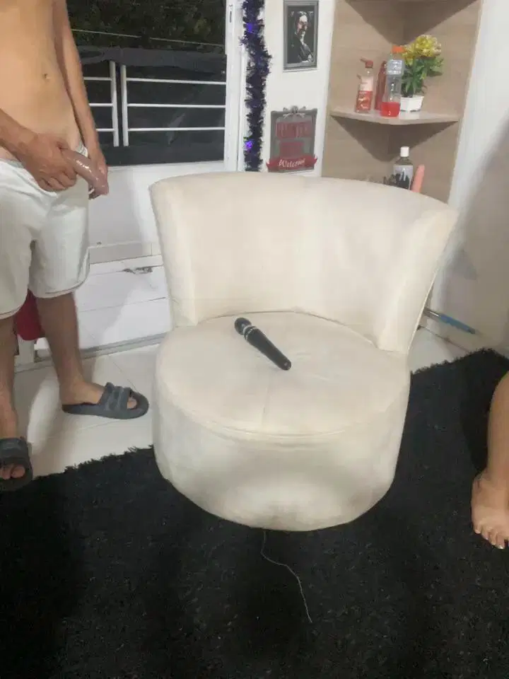 royalgirls_x Stripchat recording at 2025-10-21 00:00:00