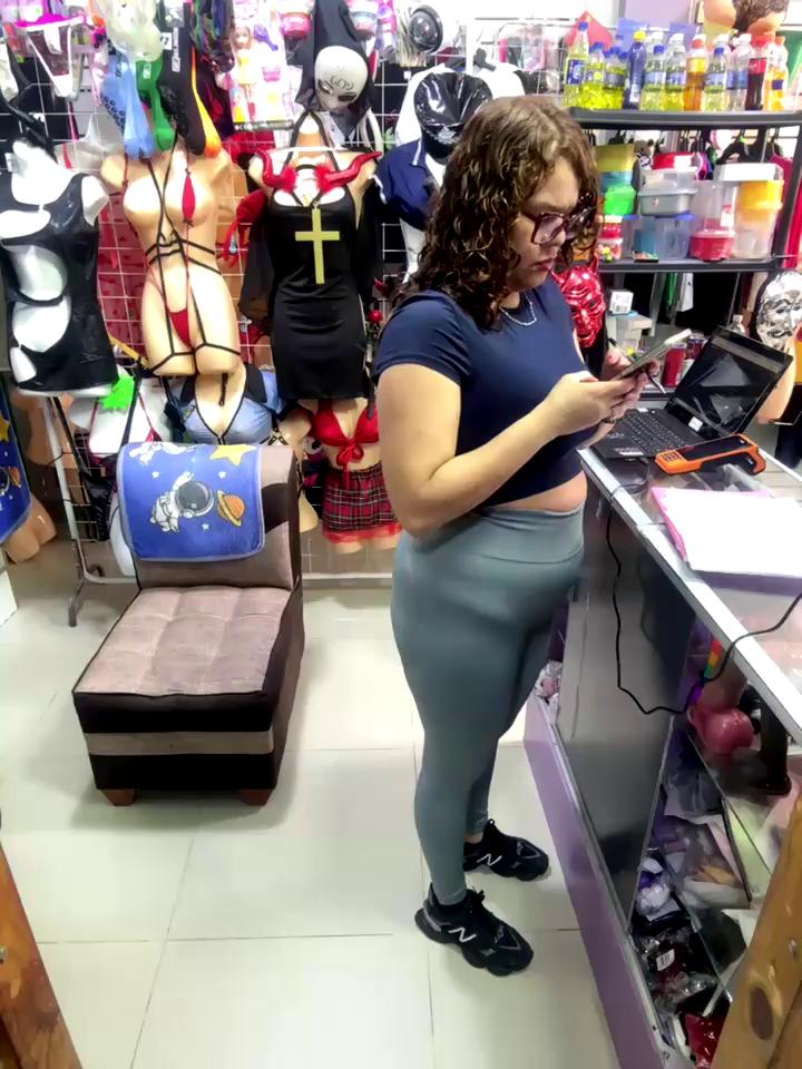 ROSALIASEXSHOP Stripchat recording at 2025-10-21 00:00:00