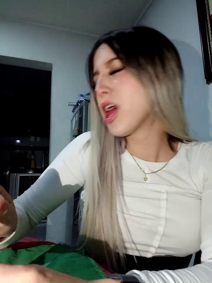 eva-2023 Stripchat recording at 2025-10-22 00:00:00