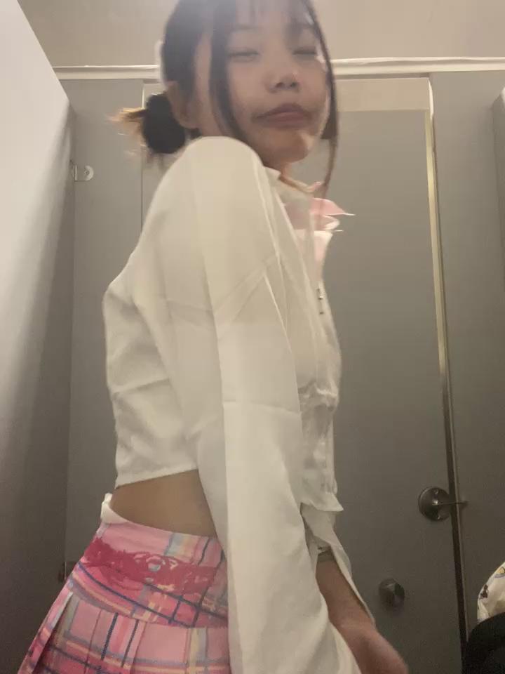 xixi_28 Stripchat recording at 2025-10-22 00:00:00
