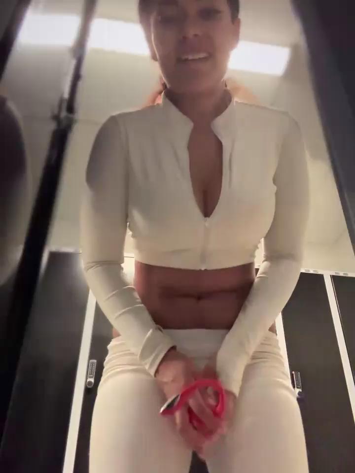 Risky_Workouts Stripchat recording at 2025-10-22 00:00:00